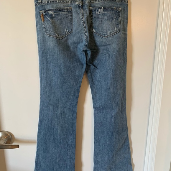 Design Jean - Picture 3 of 4